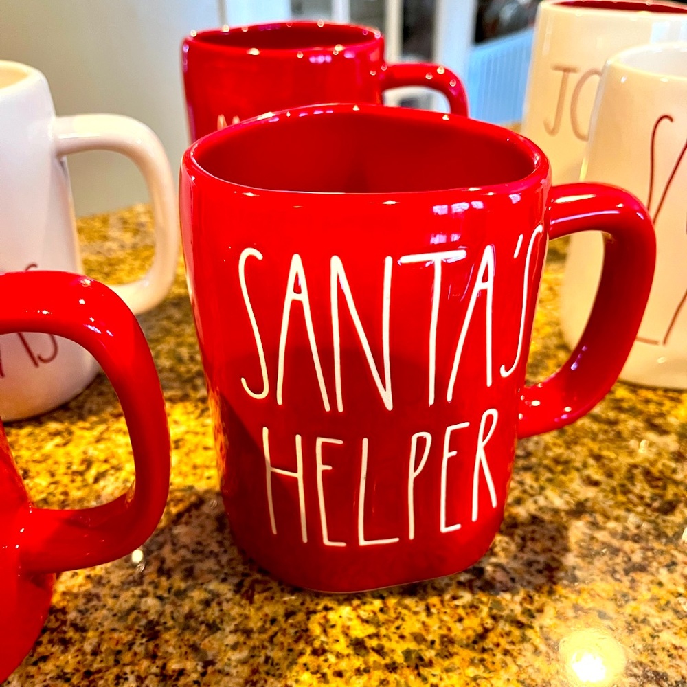 Rae Dunn Christmas Mug red/new